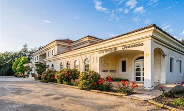Local Comercial en Venta en Excelente y Exclusiva Propiedad Comercial - Uso Centro de Salud y Estética
