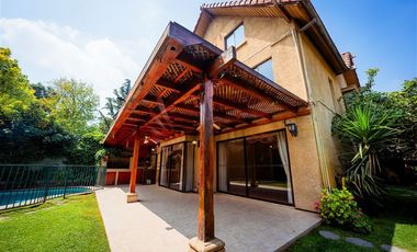 Casa en Arriendo en Santa Marta Huechuraba - Preciosa Casa Familiar