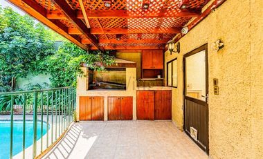 Casa en Arriendo en Santa Marta Huechuraba - Preciosa Casa Familiar