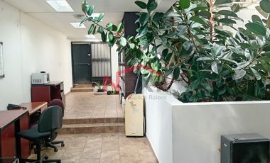 LOCAL COMERCIAL EN RENTA EN CALZADA FRANCISCO Y MADERO CON OFICINAS