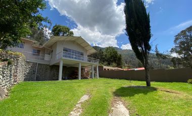 HERMOSA QUINTA EN VENTA, SECTOR UZHUPUD