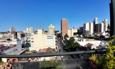 Departamento 2 ambientes sobre Gorriti a dos cuadras de las Lomitas y estación Lomas de Zamora.