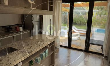 Calle Los Crisantemos e/ Los Pinos y Arrayanes  - Casa con jacuzzi en Costa del Este