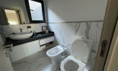 Duplex en Alquiler en La Luisita. 3 dor. Amoblado. Pileta