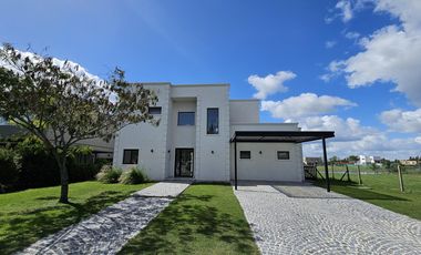Casa en  venta en Barrio San Matías EN DOS PLANTAS a la laguna A ESTRENAR 9381