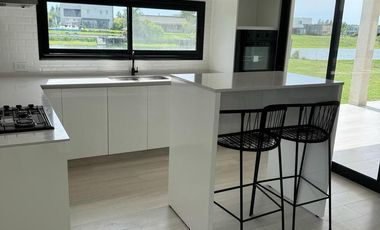 Casa en  venta en Barrio San Matías EN DOS PLANTAS a la laguna A ESTRENAR 9381