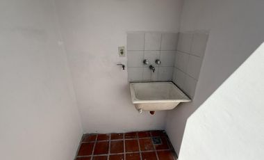 Casa Tipo PH de 3 ambientes con garage en Villa Sarmiento