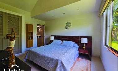 Venta de Casa de 220m² + Piscina en lote de 685m² en Verdesol, Melgar