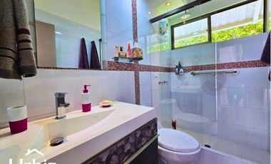 Venta de Casa de 220m² + Piscina en lote de 685m² en Verdesol, Melgar