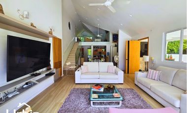 Venta de Casa de 220m² + Piscina en lote de 685m² en Verdesol, Melgar