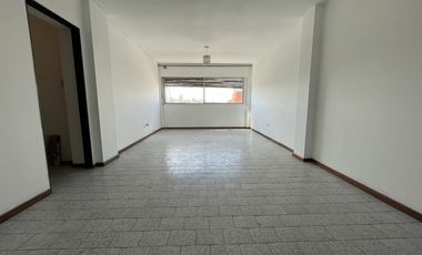 Roma 555 - Semipiso frente a Hospital Italiano! 2D