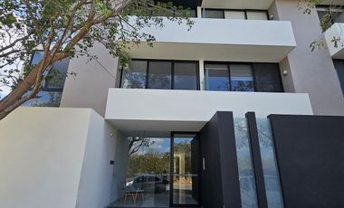 DEPARTAMENTO AMUEBLADO EN TEMOZON NORTE CON AMENIDADES.