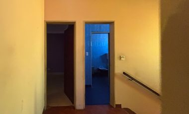 En venta Casa 4 ambientes con Cochera en Munro A Refaccionar