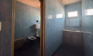 En venta Casa 4 ambientes con Cochera en Munro A Refaccionar