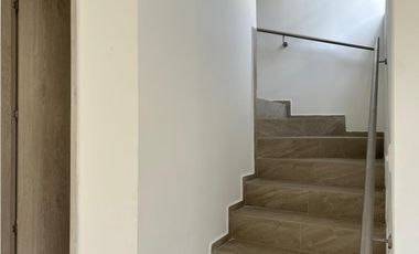 Se arrienda casa Duplex en Zona Norte, en Cartagena de Indias