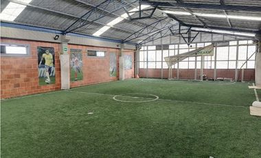 VENTA EDIFICIO MULTISERVICIOS 1.807m²