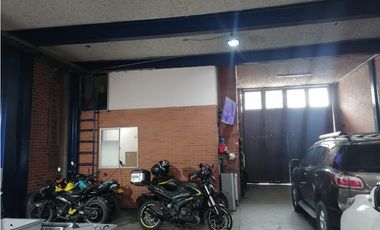 VENTA EDIFICIO MULTISERVICIOS 1.807m²