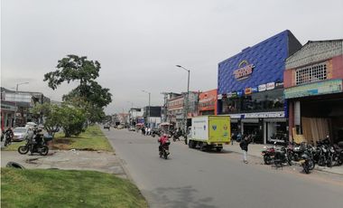 VENTA EDIFICIO MULTISERVICIOS 1.807m²