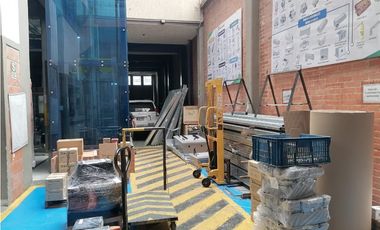 VENTA EDIFICIO MULTISERVICIOS 1.807m²