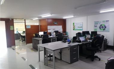 VENTA EDIFICIO MULTISERVICIOS 1.807m²