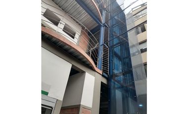 VENTA EDIFICIO MULTISERVICIOS 1.807m²