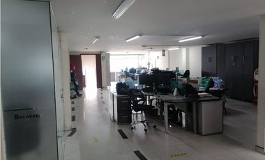 VENTA EDIFICIO MULTISERVICIOS 1.807m²