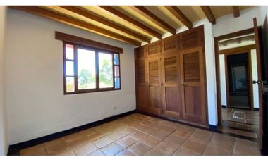 vendo finca la Ceja Antioquia, vía a llano grande 2,7 hectáreas
