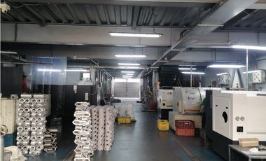 VENTA EDIFICIO MULTISERVICIOS 1.274M²