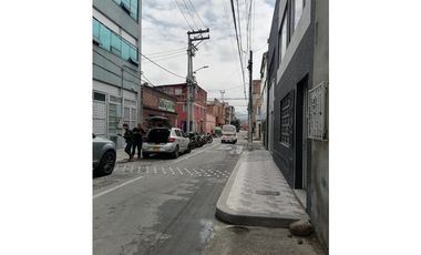 VENTA EDIFICIO MULTISERVICIOS 1.274M²