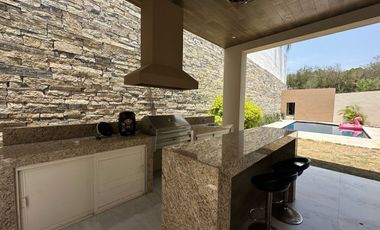 CASA EN VENTA EN SIERRA ALTA 9o SECTOR CARRETERA NACIONAL MONTERREY