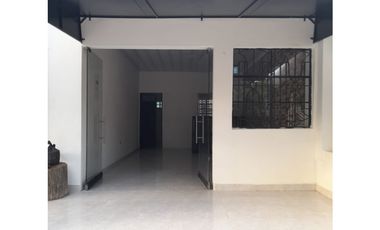 SE PERMUTA CASA COMERCIAL CON RENTA BARRIO KENNEDY DE GIRARDOT C/MARCA