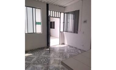 SE PERMUTA CASA COMERCIAL CON RENTA BARRIO KENNEDY DE GIRARDOT C/MARCA