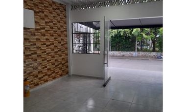 SE PERMUTA CASA COMERCIAL CON RENTA BARRIO KENNEDY DE GIRARDOT C/MARCA
