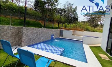 VENTA DE  CASA CAMPESTRE DE DOS PISOS EN RUITOQUE BAJO COD: 828