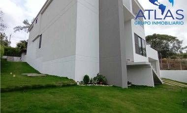 VENTA DE  CASA CAMPESTRE DE DOS PISOS EN RUITOQUE BAJO COD: 828