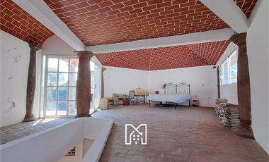 Casa en venta en esquina Sobre Paseo del Conquistador Uso de suelo CCS