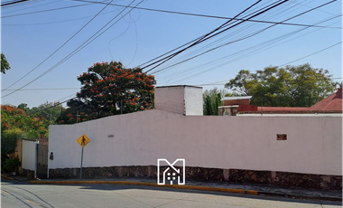 Casa en venta en esquina Sobre Paseo del Conquistador Uso de suelo CCS