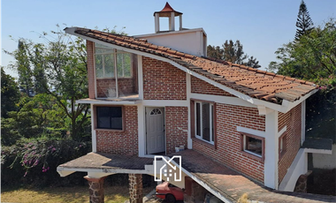 Casa en venta en esquina Sobre Paseo del Conquistador Uso de suelo CCS