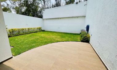 CASA EN RENTA EN LOMAS DE LAS ÁGUILAS FRACCIONAMIENTO CON SEGURIDAD!!!