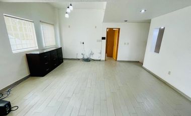 CASA EN RENTA EN LOMAS DE LAS ÁGUILAS FRACCIONAMIENTO CON SEGURIDAD!!!