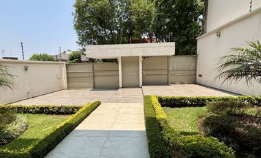 Excelente casa en renta dentro de Jardines en la Montaña, Tlalpan, CDMX.