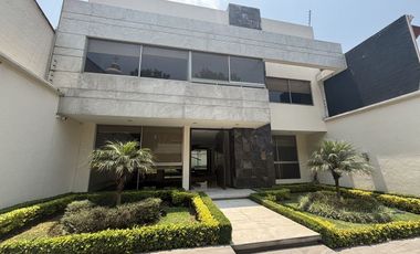 Excelente casa en renta dentro de Jardines en la Montaña, Tlalpan, CDMX.