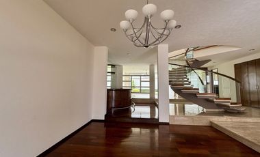 Excelente casa en renta dentro de Jardines en la Montaña, Tlalpan, CDMX.