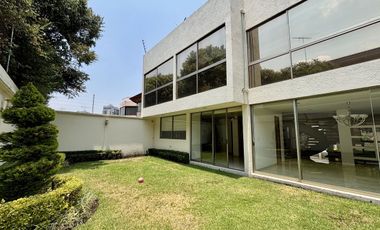 Excelente casa en renta dentro de Jardines en la Montaña, Tlalpan, CDMX.