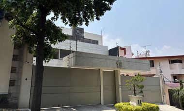 Excelente casa en renta dentro de Jardines en la Montaña, Tlalpan, CDMX.