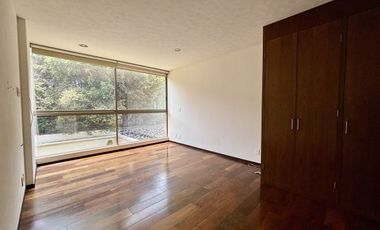 Excelente casa en renta dentro de Jardines en la Montaña, Tlalpan, CDMX.