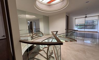 Excelente casa en renta dentro de Jardines en la Montaña, Tlalpan, CDMX.