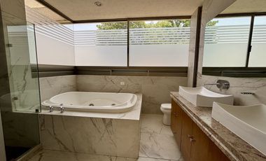 Excelente casa en renta dentro de Jardines en la Montaña, Tlalpan, CDMX.