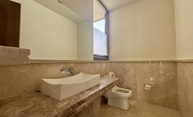 Excelente casa en renta dentro de Jardines en la Montaña, Tlalpan, CDMX.
