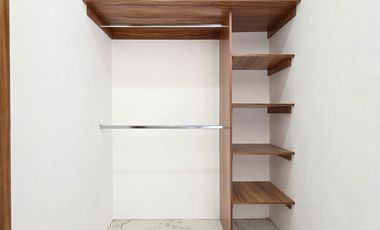 CASA EN VENTA 2 PLANTAS, 3 RECÁMARAS, 2.5 BAÑOS, COCHERA PARA 2 AUTOS